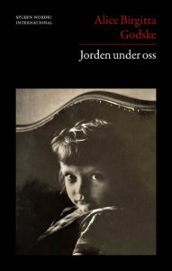 jorden-under-oss-omslag